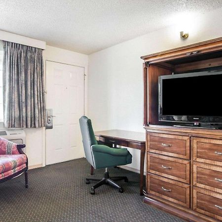 Econo Lodge Eugene Esterno foto