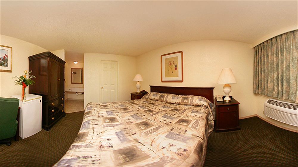 Econo Lodge Eugene Esterno foto